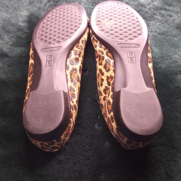 Aerosoles animal print flats.    Size 7.5 - Picture 4 of 5